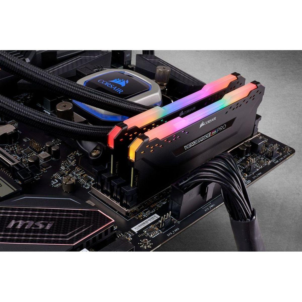 Vengeance RGB PRO - 2x 16Go - DDR4 3200MHz CL 18 - Noir