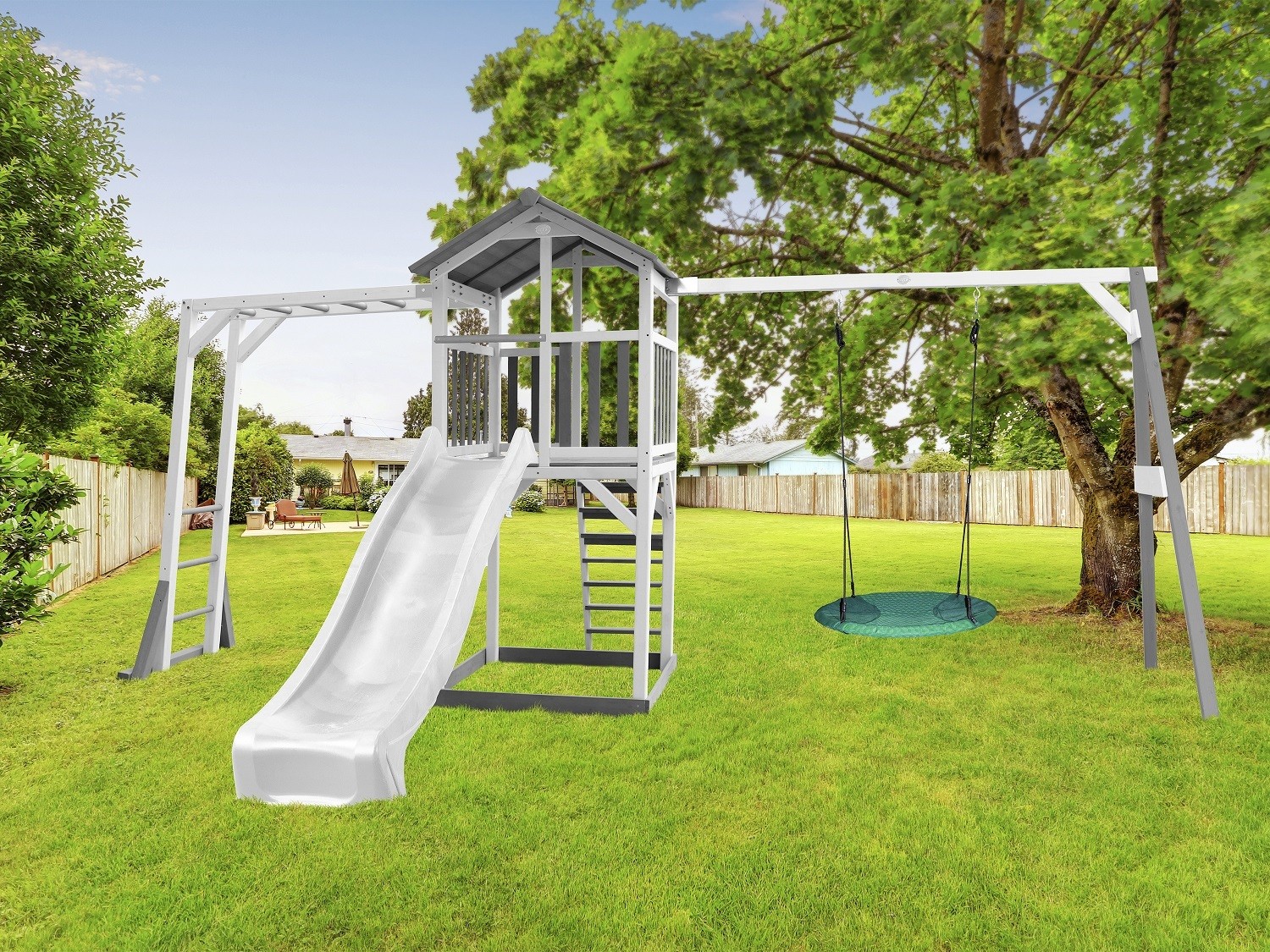 Beach Tower avec structure de jeu et balan&ccedil;oire Nid Summer, blanc/gris - avec toboggan blanc