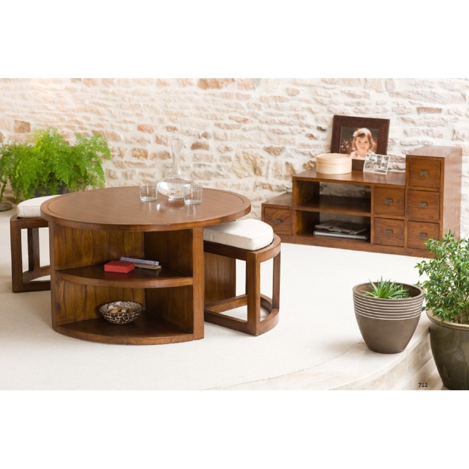 table-basse-ronde-2-tabourets-avec-coussins-3.jpg [MS-15481123719086096-0019498370-FR]/Catalogue produits RDC et GM / Online