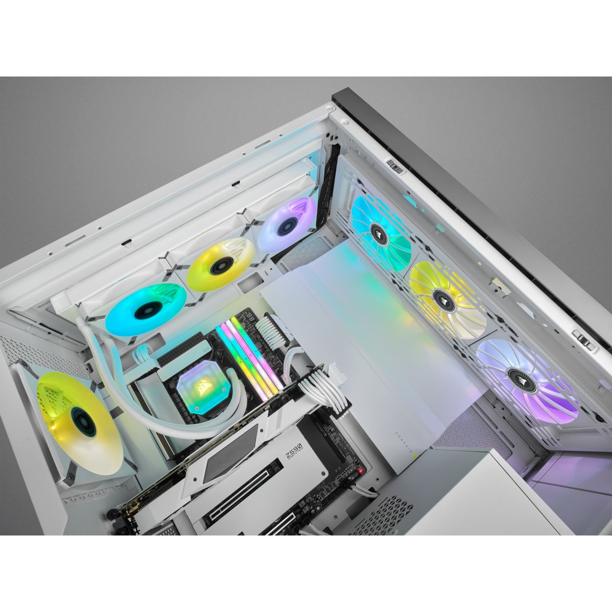 Deux ventilateurs iCUE ML140 RGB ELITE Premium Blanc 140mm avec iCUE Lighting Node CORE présentation