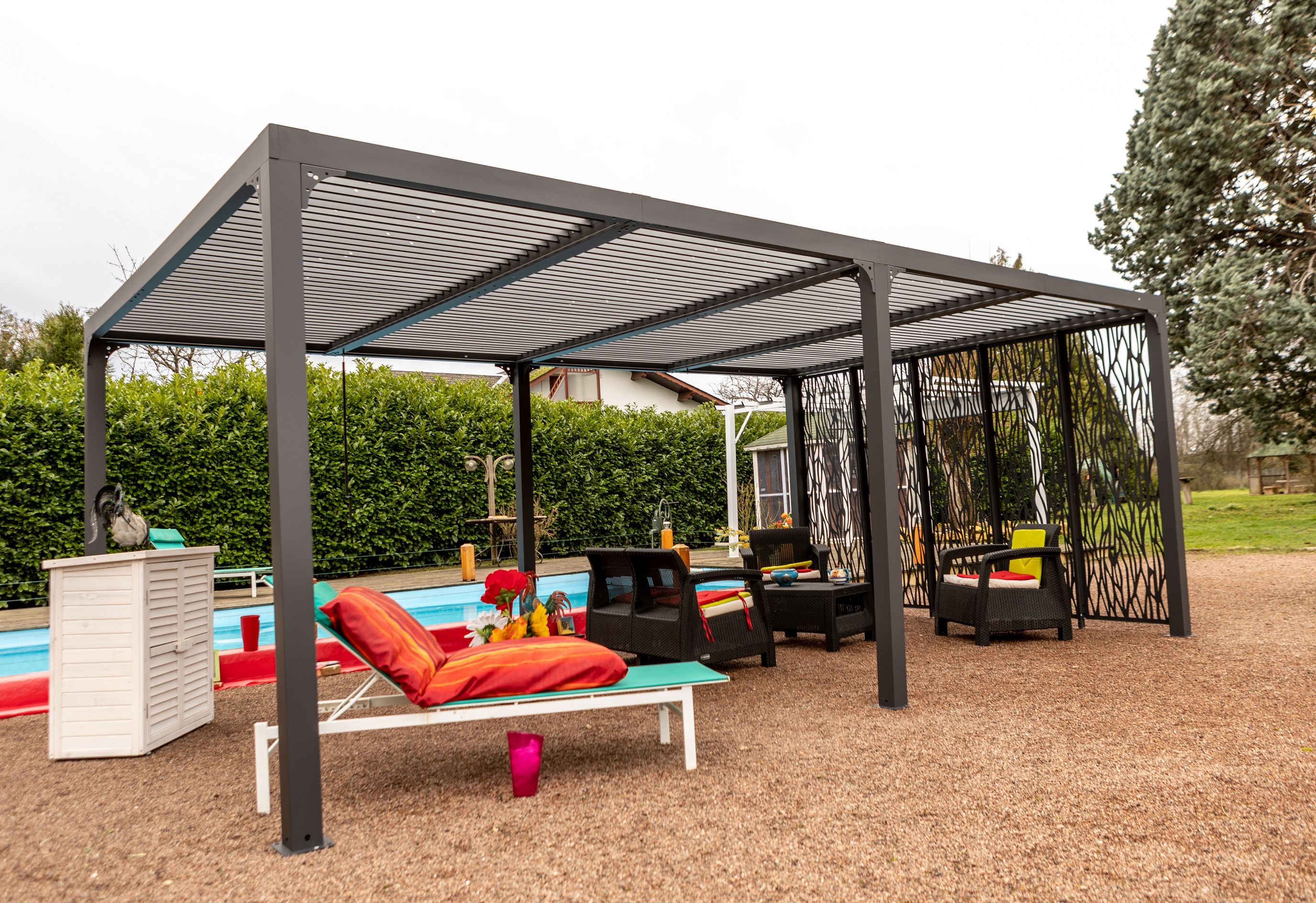 Pergola bioclimatique Aluminium XXL avec 5 panneaux moucharabieh pour côté 3,60 m