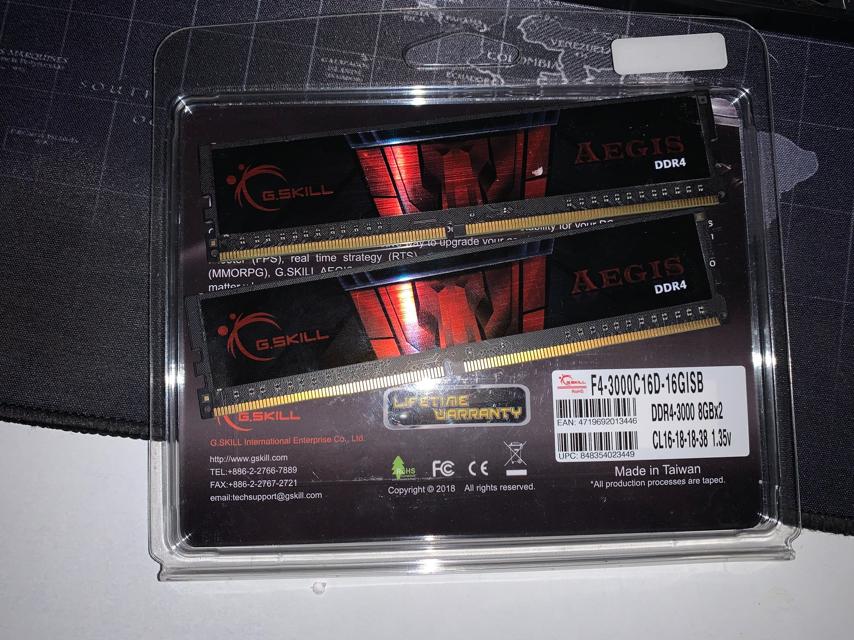 Aegis - 2 x 8 Go - DDR4 3000 MHz - Noir/Rouge