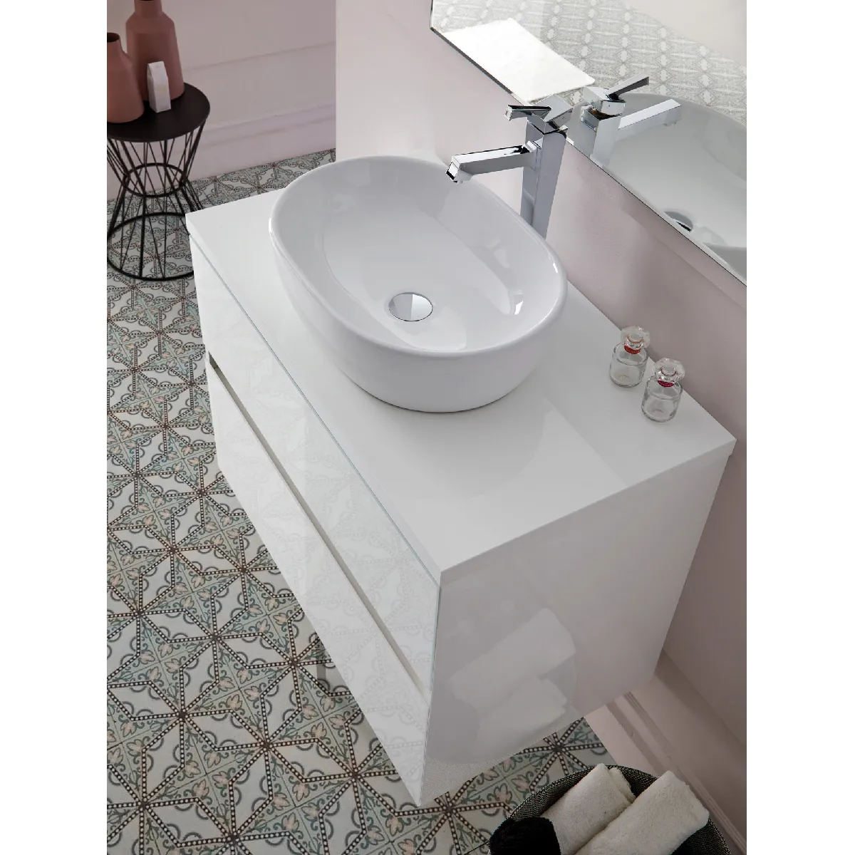 Meuble de salle de bain coloris blanc avec vasque à poser en céramique - Longueur 80 x Profondeur 46 x Hauteur 56 cm