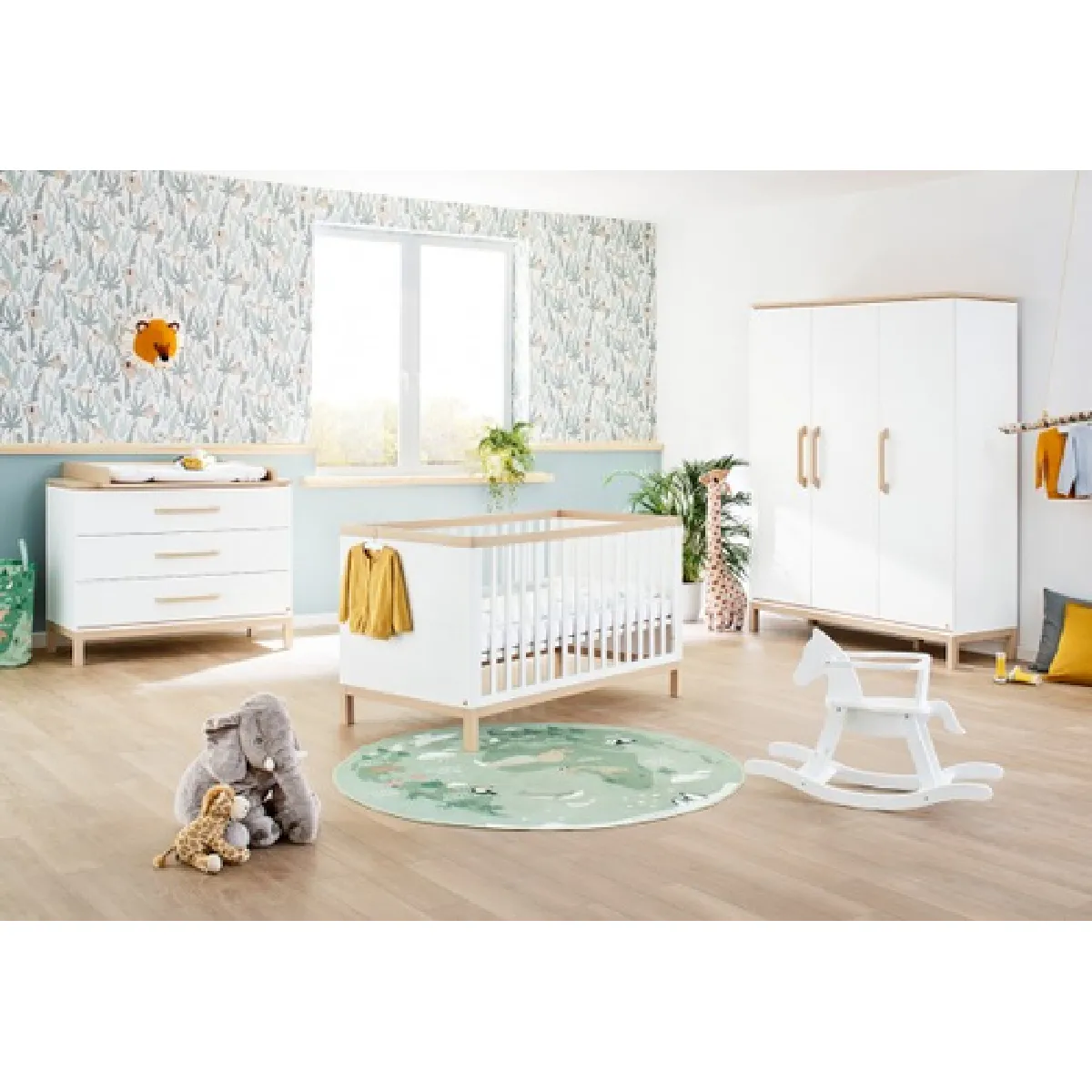 Pinolino Chambre de bébé Light 3 pièces lit de bébé évolutif commode à langer large armoire grande