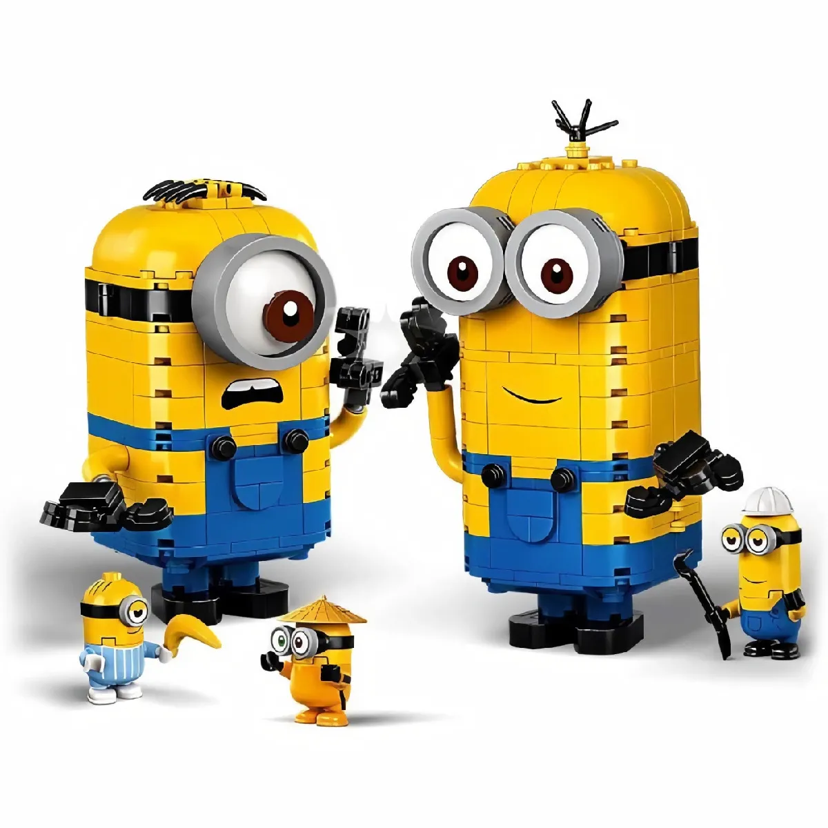 LEGO 75551 Maxi-Minions et leurs repaires Modele d'exposition comprenant les figurines des Minions Stuart, Kevin et Bob