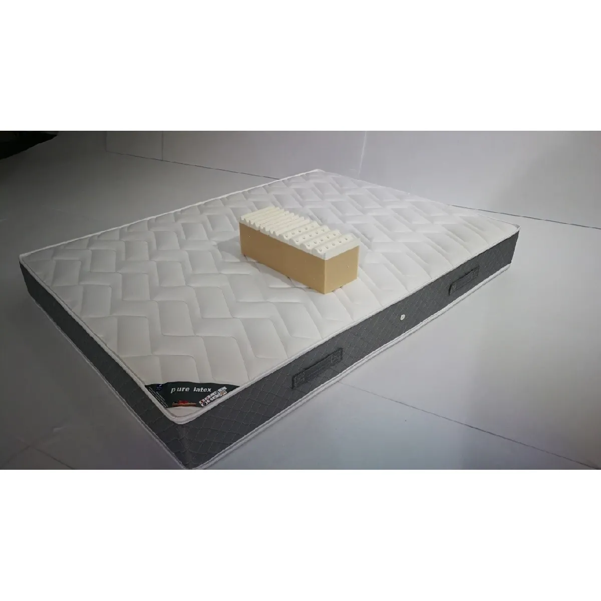 Matelas Latex 75 Kg/m3 + Mousse 35 Kg/m3 HR 180x200 x 21,5 cm Accueil Ferme Soutien très Ferme - 7 Zones de Confort