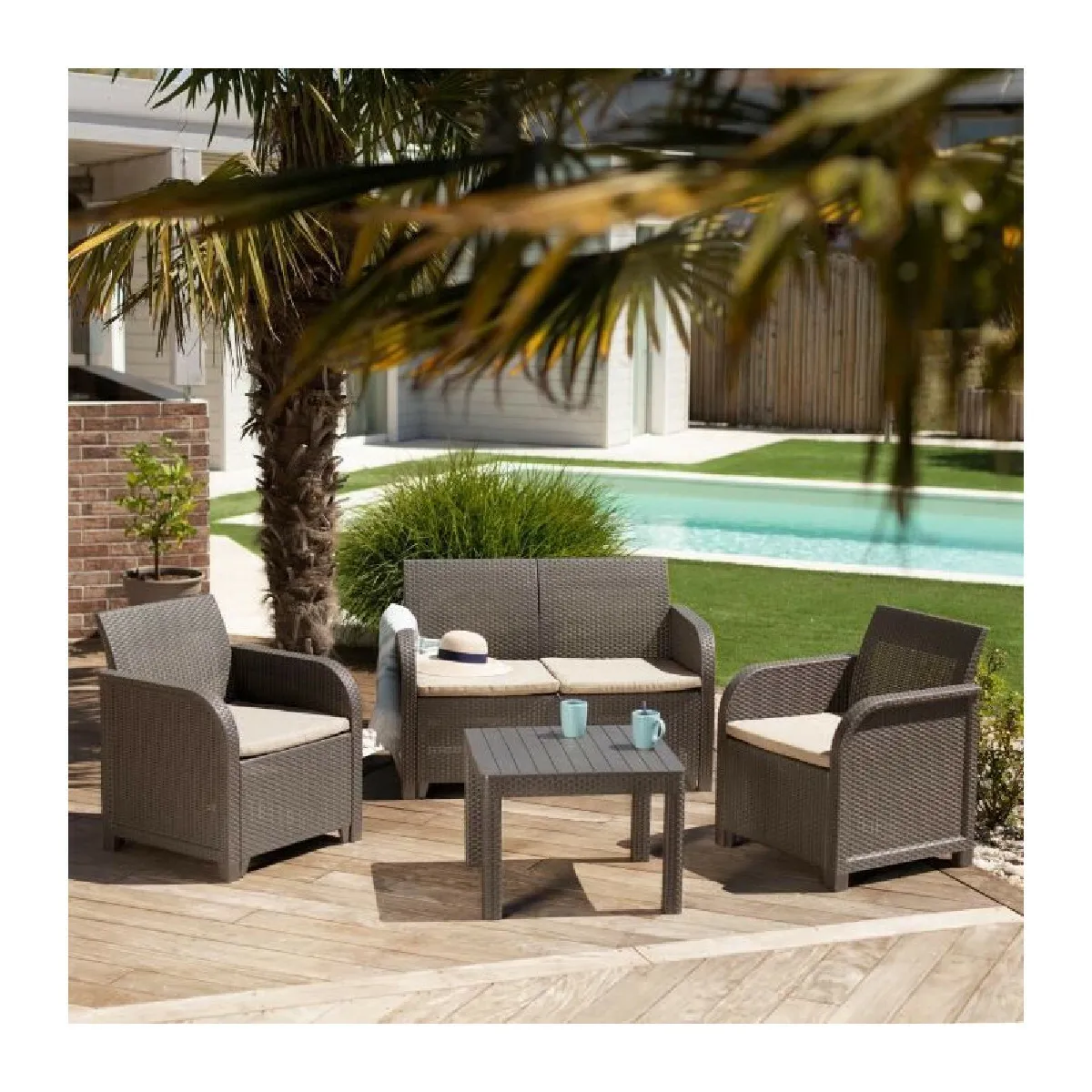 Salon de jardin en imitation resine tressee ALLIBERT avec table basse - 4 personnes - SanRemo - Beige