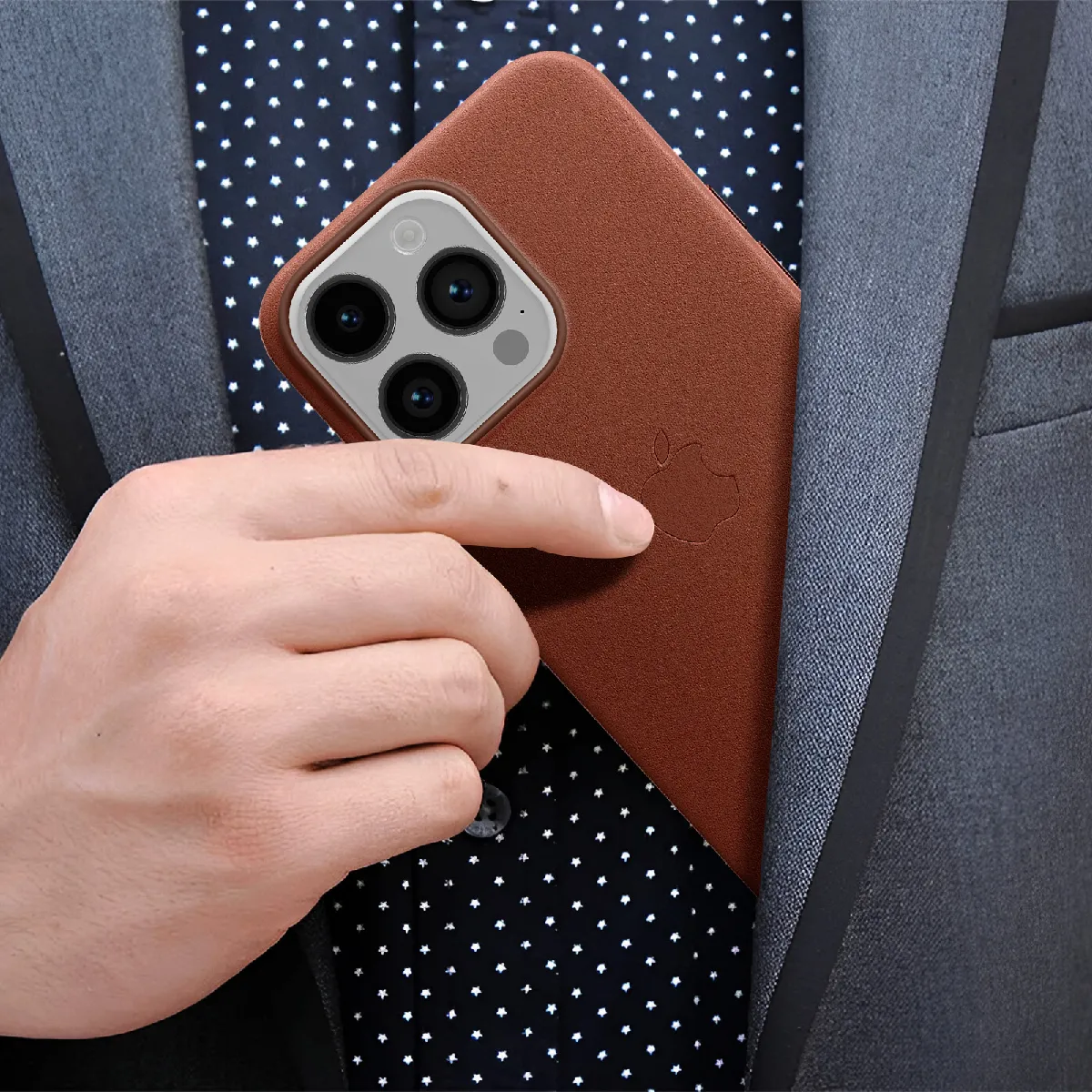 Apple Leather Case with MagSafe (iPhone 14) au meilleur prix sur