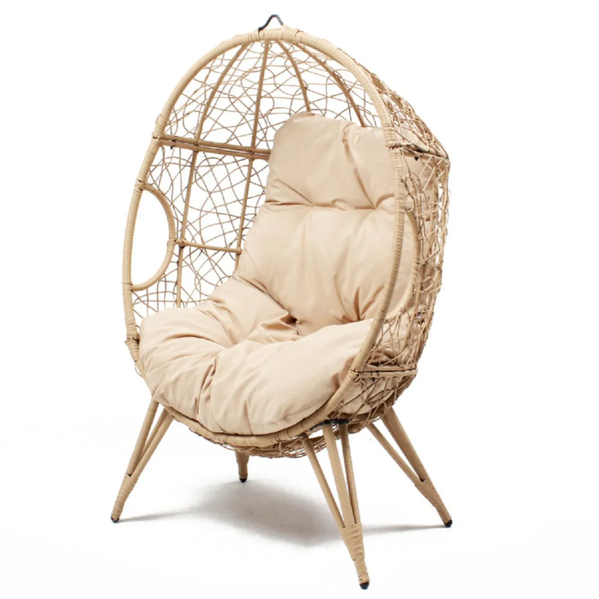 Fauteuil œuf sur pied en résine beige effet rotin JANE