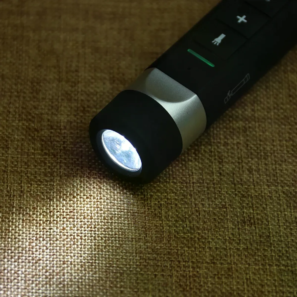 Haut-parleur Bluetooth lampe torche - Noir