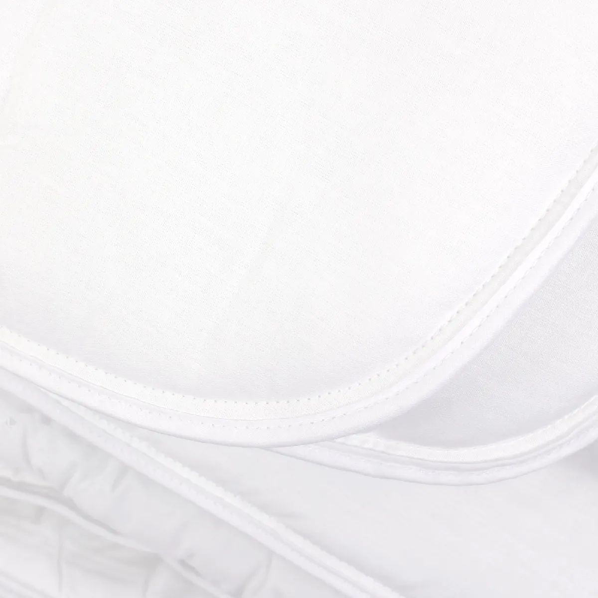 Linnea Couette 300x300 cm &eacute;t&eacute; ELSA garnissage fibre polyester 200 g/m2
