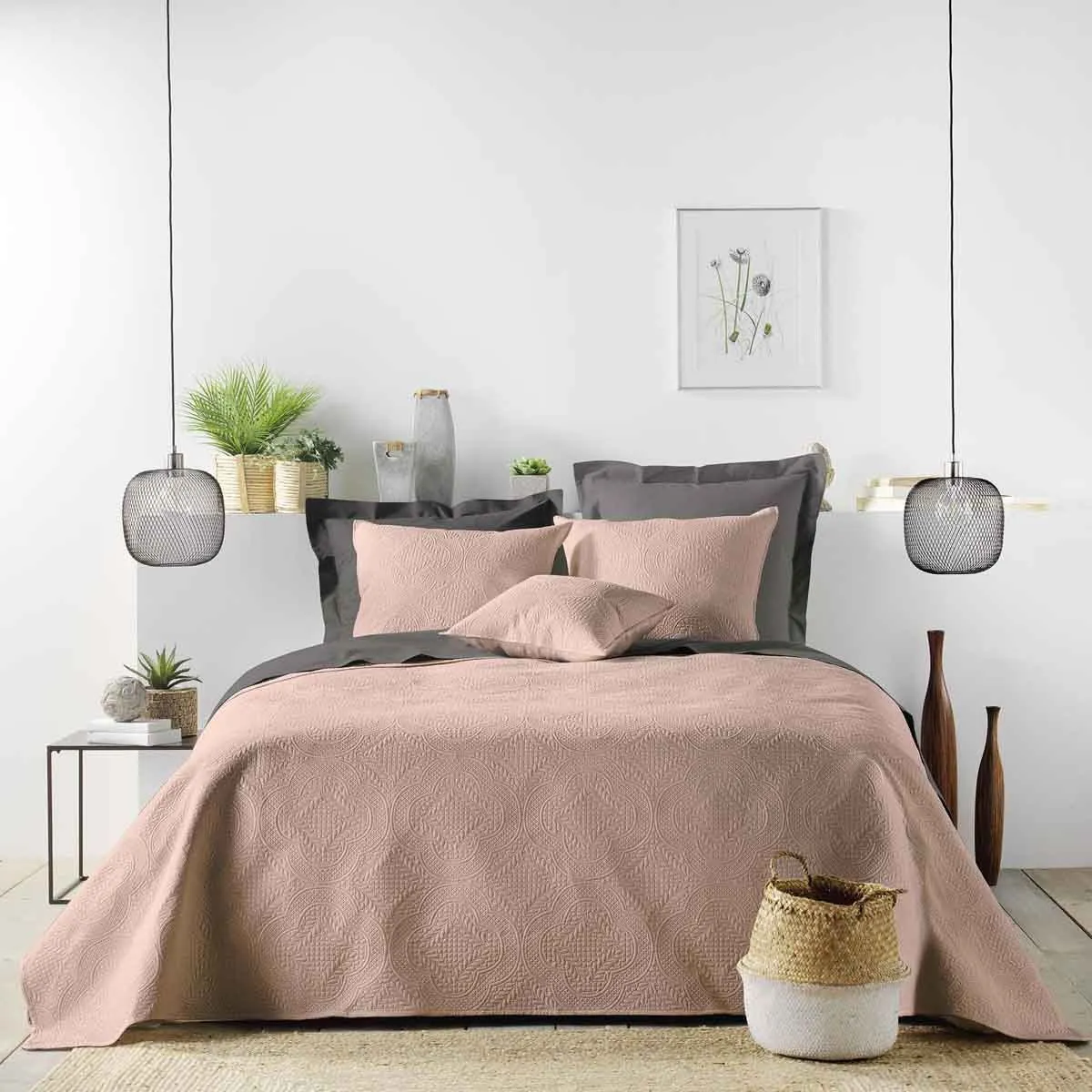 DOUCEUR D INTERIEUR Couvre-Lit Matelass&eacute; Romane 220x240cm Rose