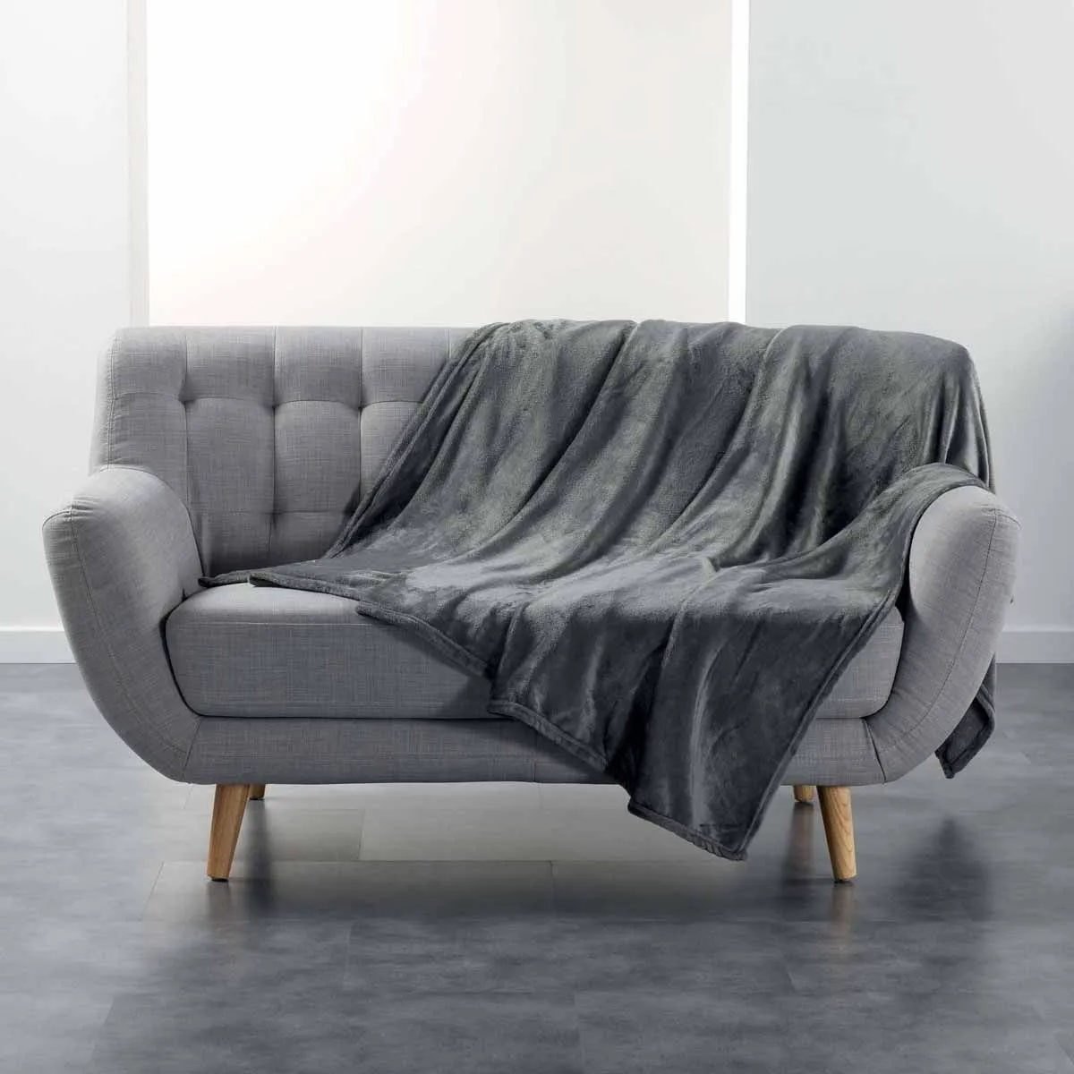 DOUCEUR D INTERIEUR Plaid Uni en Flanelle Flanou 180x220cm Gris