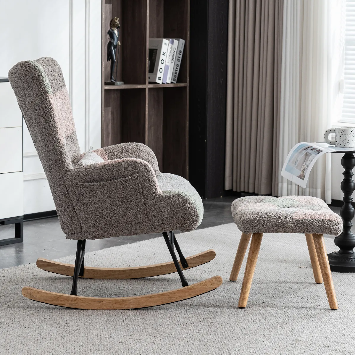 Fauteuil à bascule coloré, 93 cm H, avec repose-pied et coussin lombaire, structure hévéa, multicolore