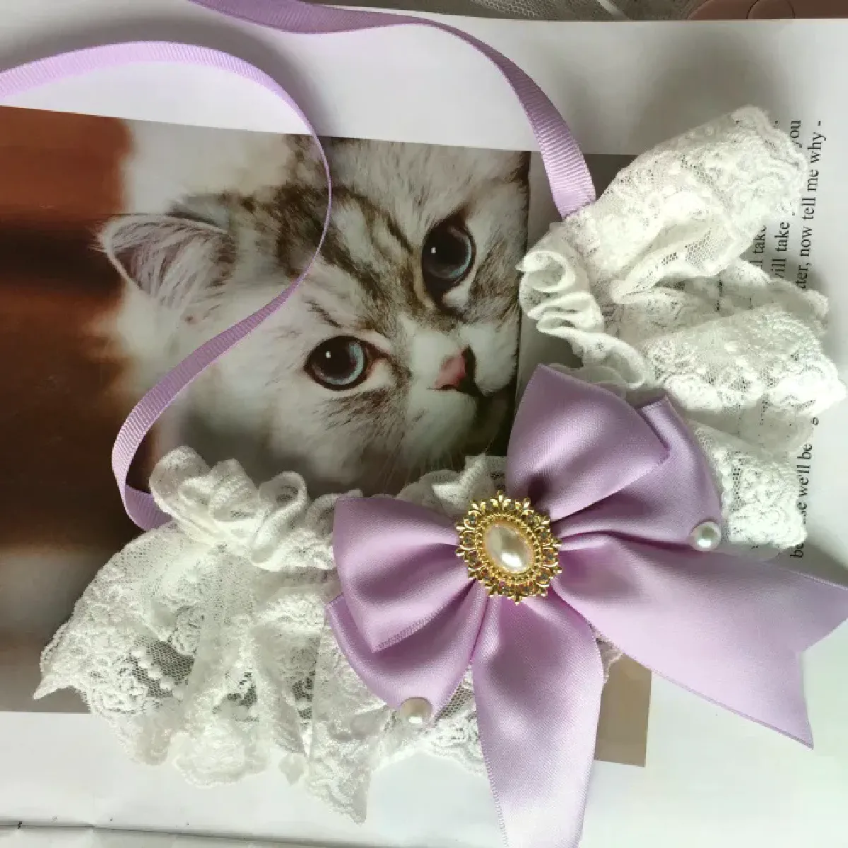 Comparer les prix de Collier avec pendentif en ruban et nœud papillon en soie orné de perles et de bijoux pour mariage, accessoire en satin pour chaton~01217