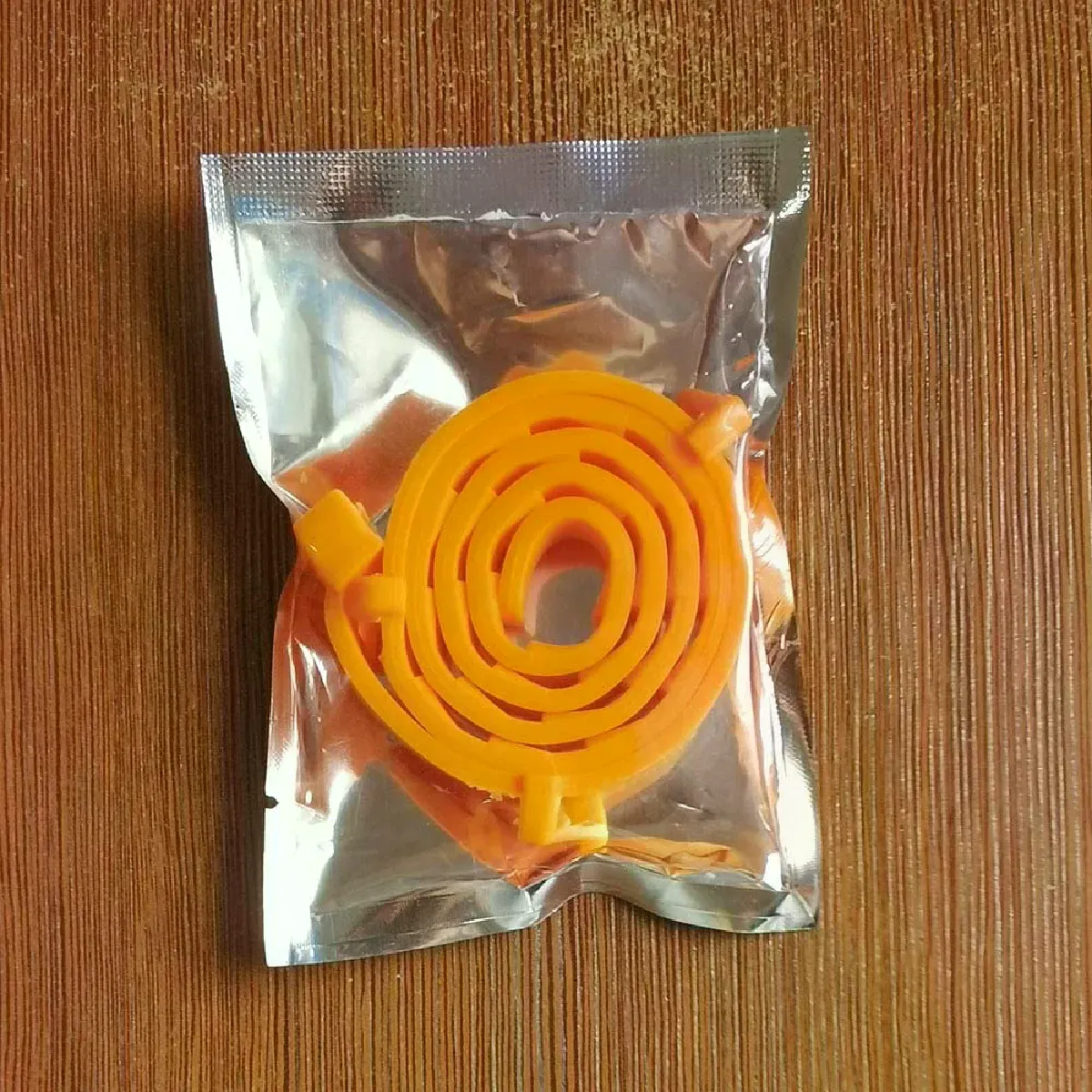 Comparer les prix de Collier anti-puces et anti-tiques pour chiens et chats jusqu'à 8 mois Collier anti-puces et anti-tiques pour moustiques et insectifuge Collier pour chat à détachement~01895