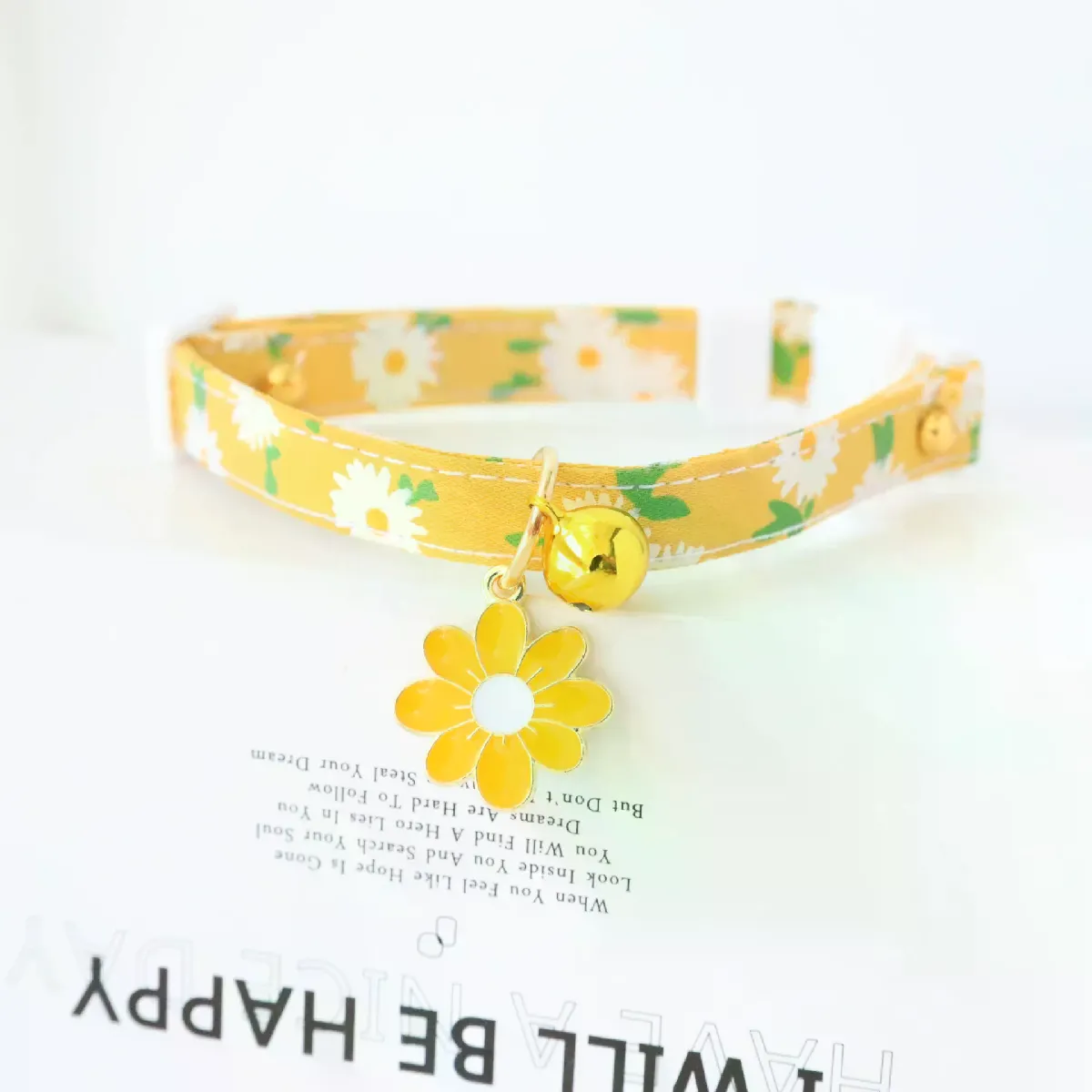 Collier réglable pour chat et animal de compagnie, avec clochette, mignon, pendentif pour chaton, accessoire pour chat, fleur, 1 pièce~00950