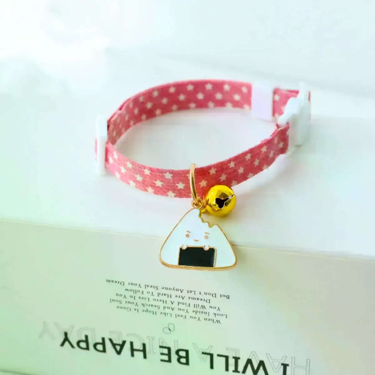 Collier réglable en forme de fruit pour chat, pendentif avocat couleur bonbon, mignon, tendance, boucle de sécurité, collier en nylon avec cloches~01281