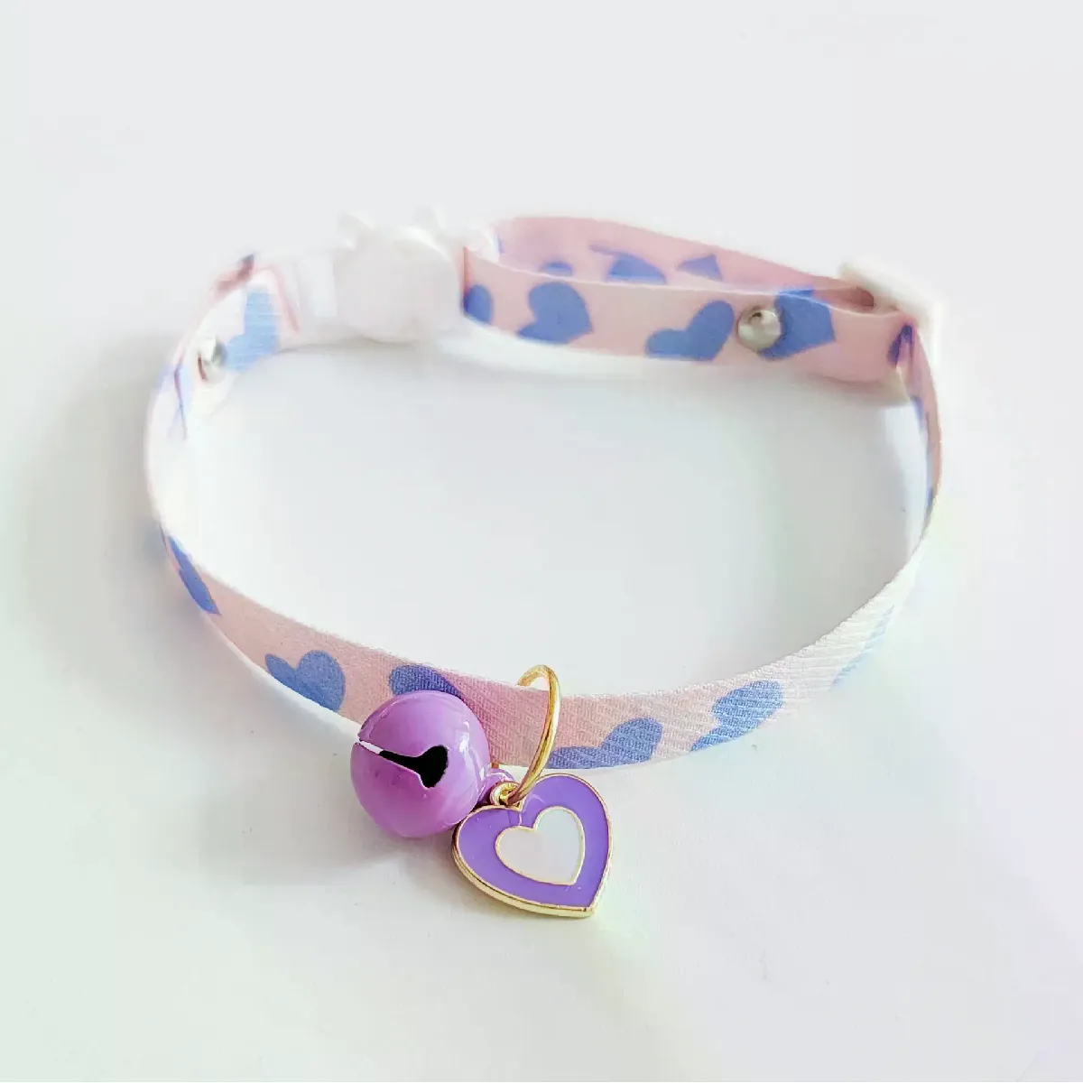 Comparer les prix de Collier pour animaux de compagnie, boucle réglable, collier populaire pour petit chat, motif imprimé, collier décoratif en forme de cœur, fournitures pour animaux de compagnie~00673