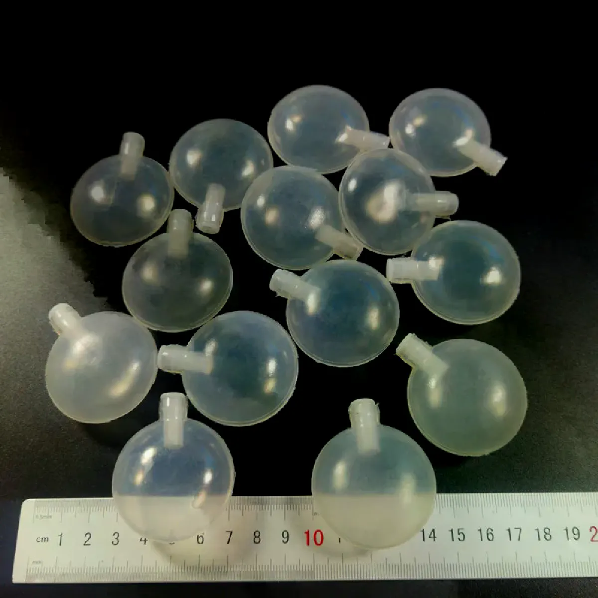 Meilleurs prix pour Lot de 10 sifflets et trompettes de 27/35 mm pour réparation de jouets en peluche~03257