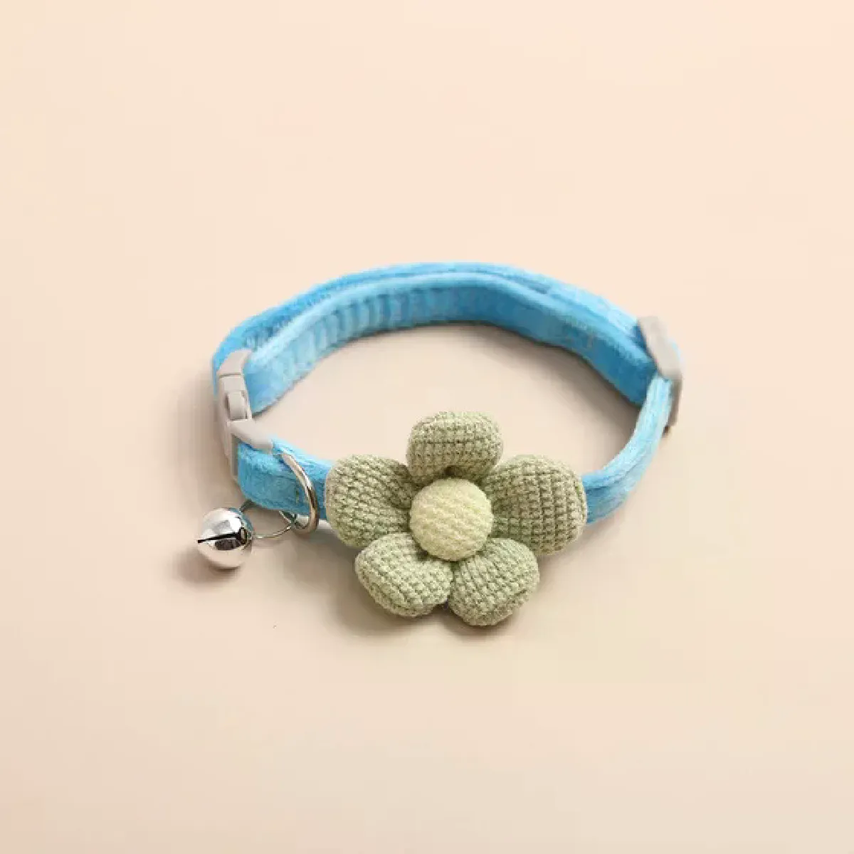 Meilleurs prix pour Collier de chat réglable en tricot avec clochette et fleur, collier pour animaux de compagnie, collier de traction avec boucle de sécurité pour petits chiens, fournitures pour chiens~01533