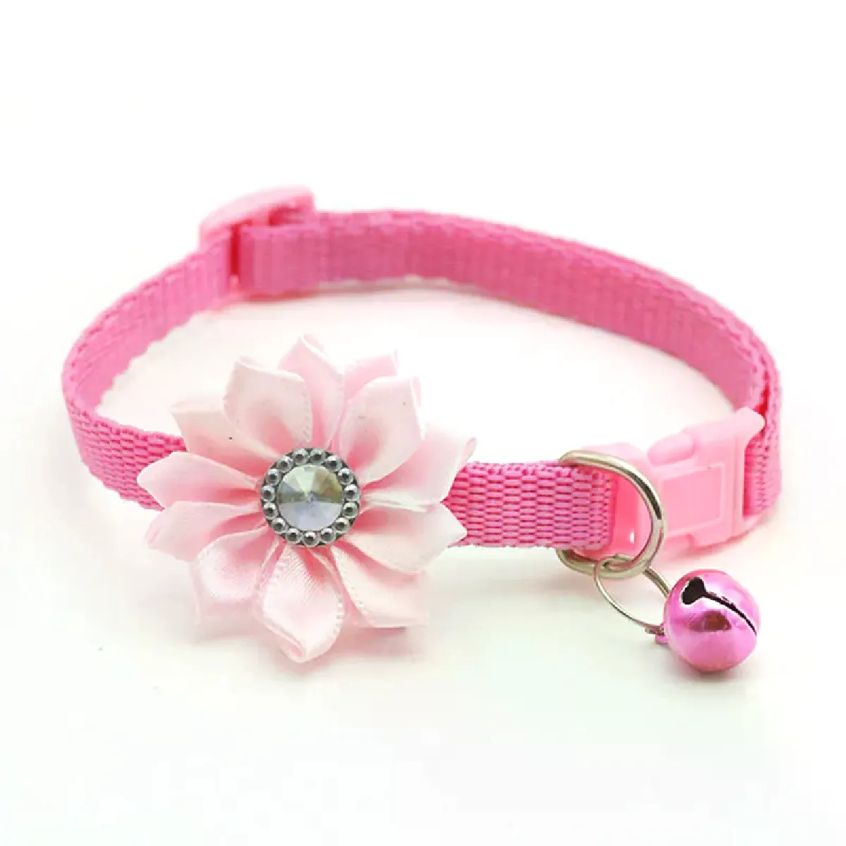 Comparer les prix de Collier pour petit chat/chien, clochette à fleurs, collier pour animal de compagnie, réglable, facile à porter, boucle, joli collier pour chat, accessoires pour chats, vente en gros~01986