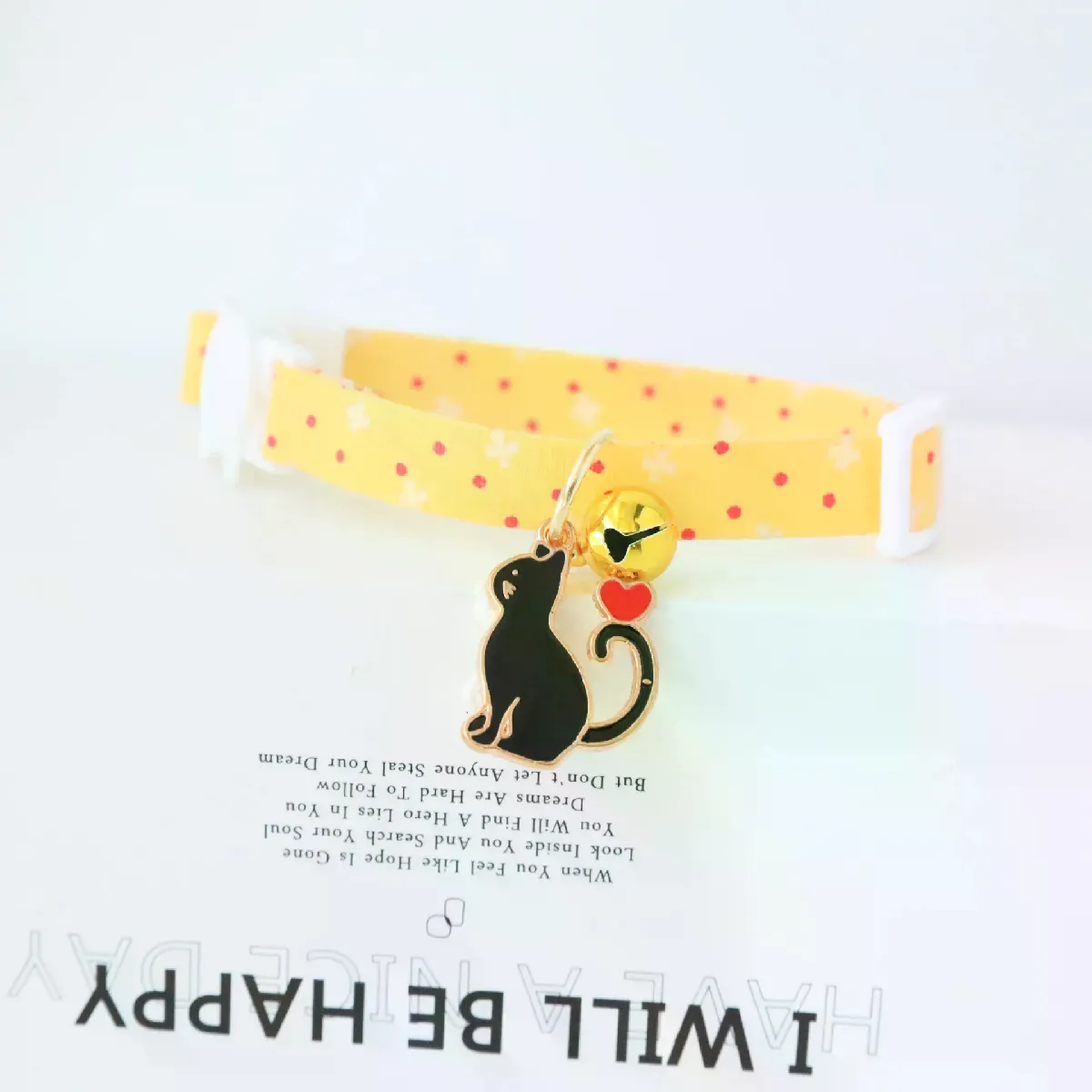 Collier réglable en forme de fruit pour chat, pendentif avocat couleur bonbon, mignon, tendance, boucle de sécurité, collier en nylon avec cloches~01275