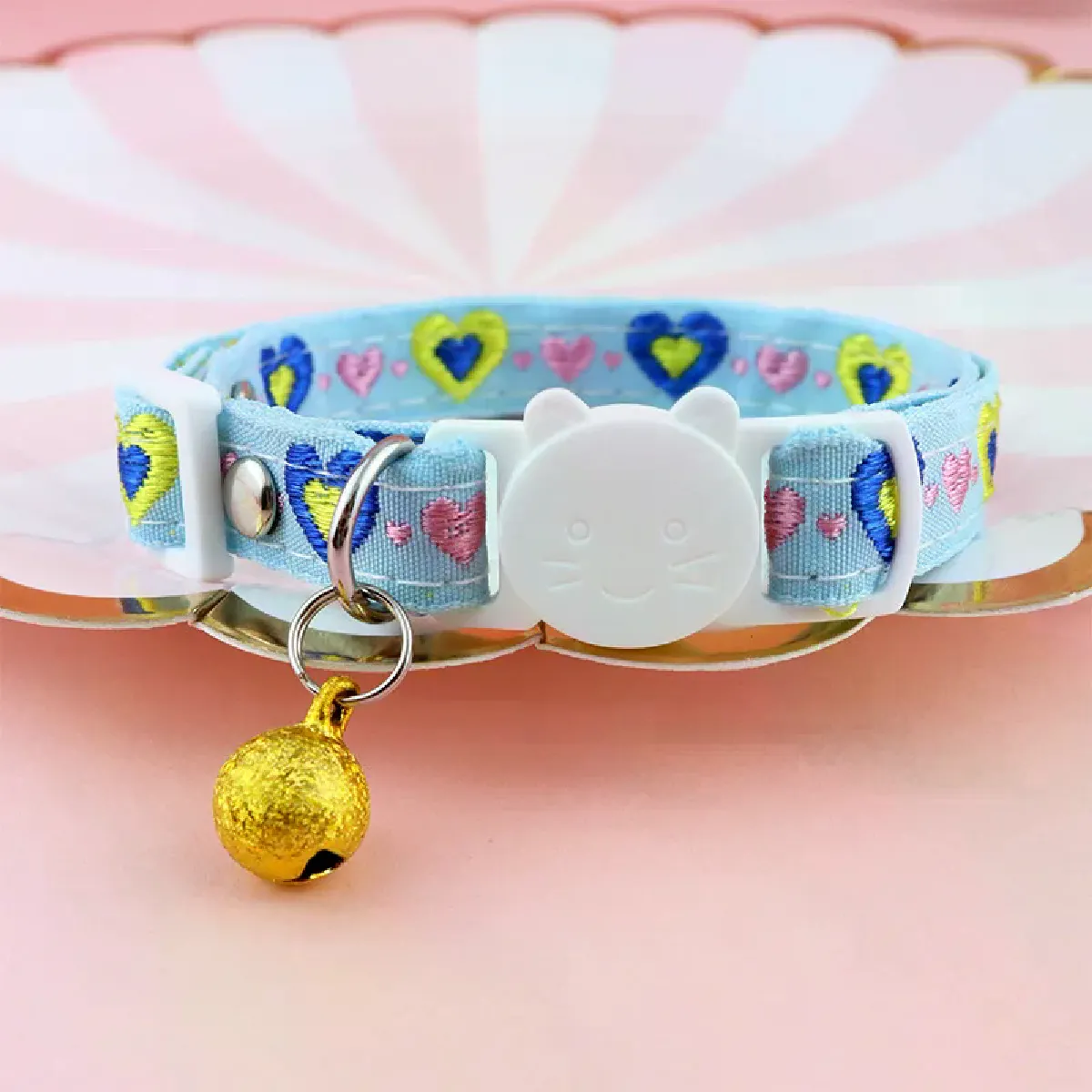 Meilleurs prix pour Collier pour chat réglable avec franges et cloches, collier pour animaux de compagnie décoré de carreaux colorés, motif jacquard, colliers pour chat, fournitures pour chiens~01756