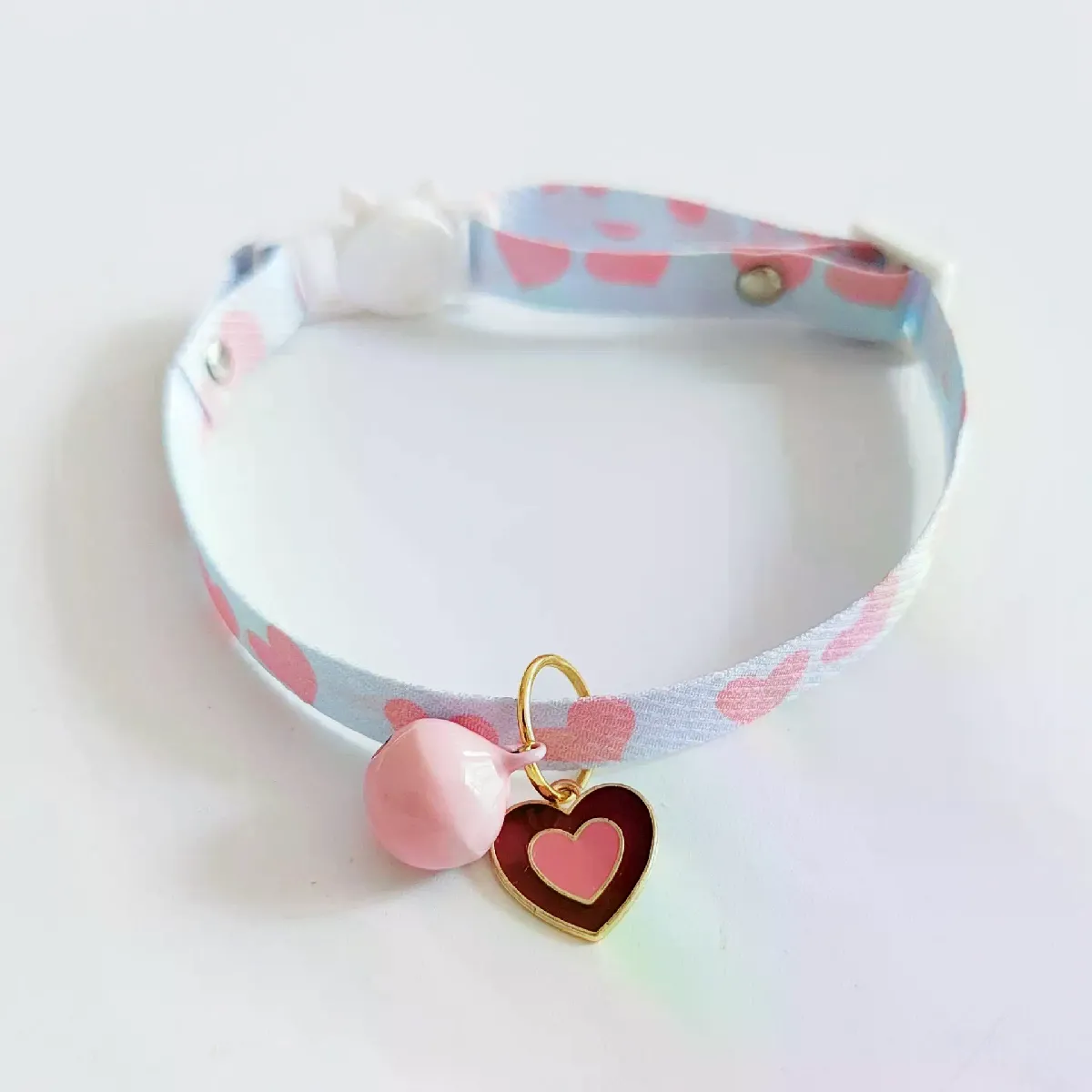 Collier pour animaux de compagnie, boucle réglable, collier populaire pour petit chat, motif imprimé, collier décoratif en forme de cœur, fournitures pour animaux de compagnie~00674