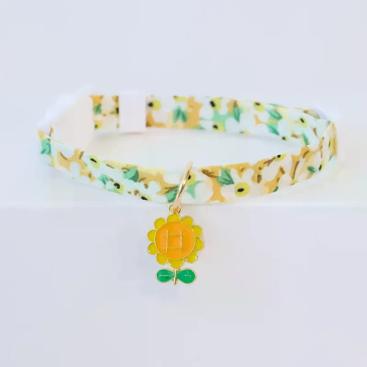 Meilleurs prix pour Collier réglable pour chaton avec clochette, collier détachable pour chat, collier pour chiot, fournitures pour chat, accessoires pour chat, 2022~00348