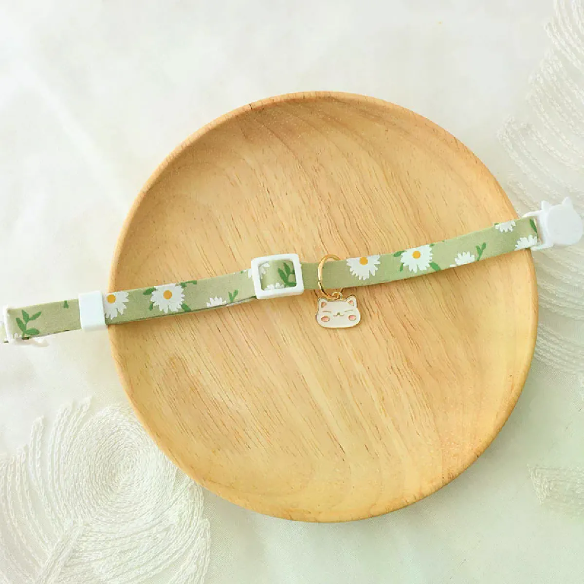 Collier réglable en forme de fruit pour chat, pendentif avocat couleur bonbon, mignon, tendance, boucle de sécurité, collier en nylon avec cloches~01282