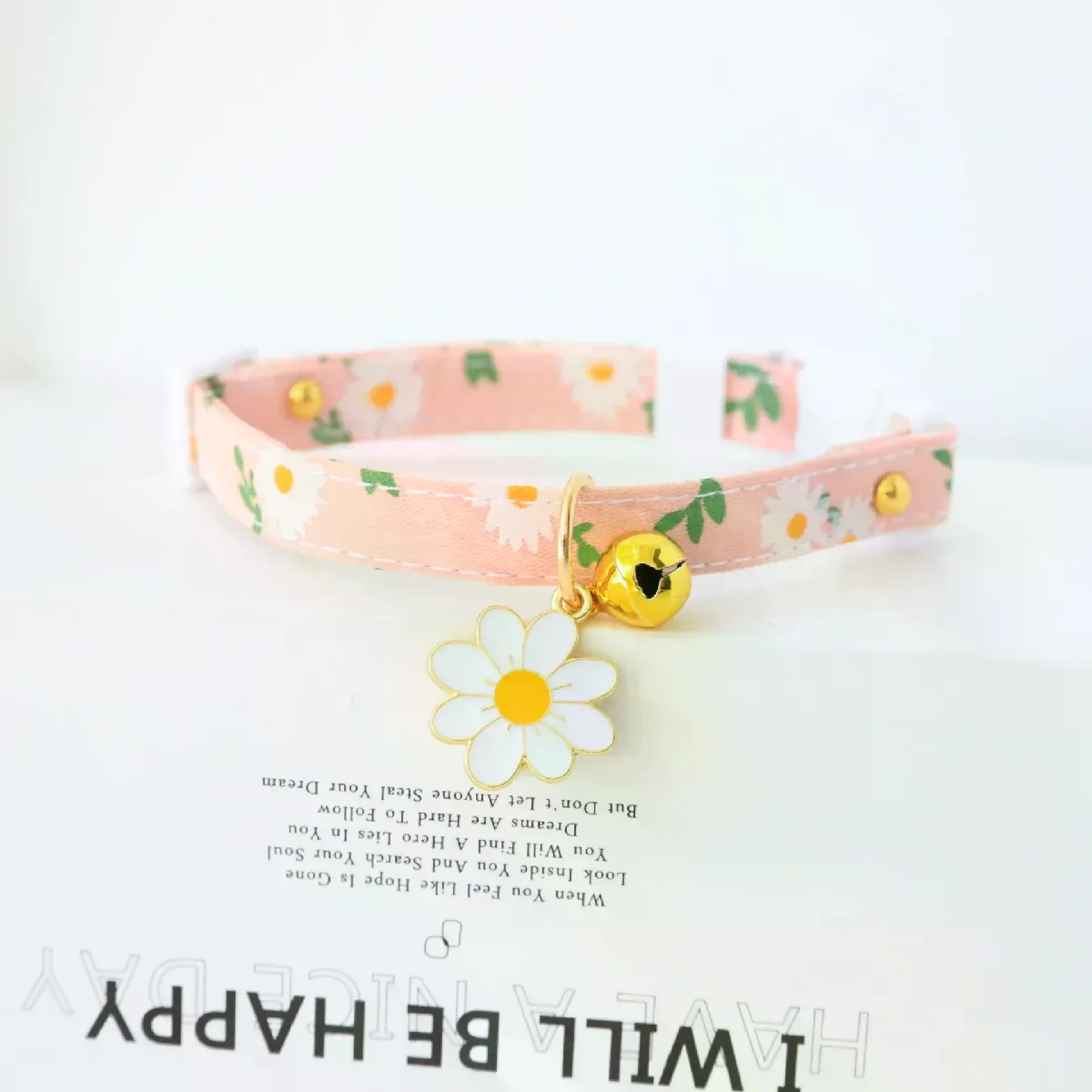 Meilleurs prix pour Collier réglable pour chat et animal de compagnie, avec clochette, mignon, pendentif pour chaton, accessoire pour chat, fleur, 1 pièce~00949