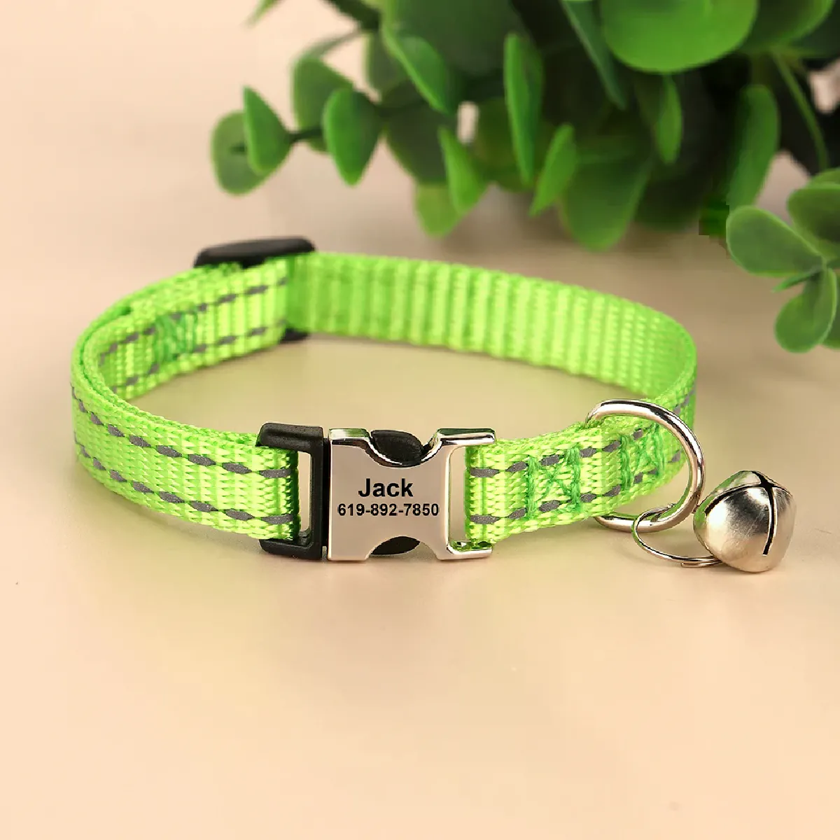 Comparer les prix de Collier réfléchissant pour chat gravé et personnalisé, avec clochette, accessoire pour animal de compagnie, largeur 1 cm~00567