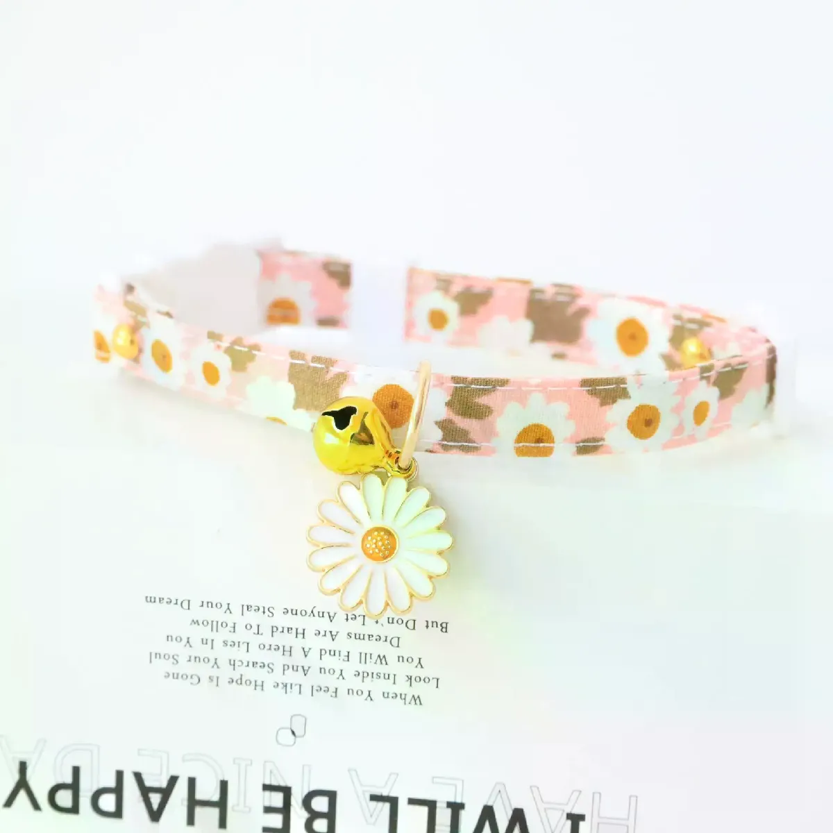 Comparer les prix de Collier réglable pour chat et animal de compagnie, avec clochette, mignon, pendentif pour chaton, accessoire pour chat, fleur, 1 pièce~00952