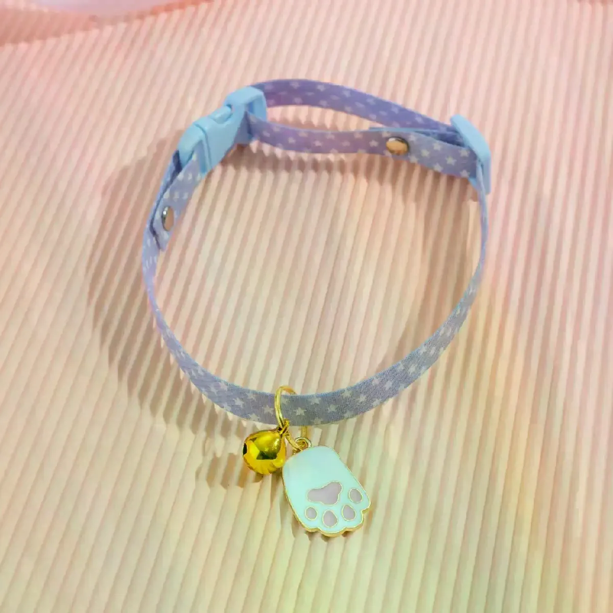 Collier pour animaux de compagnie, boucle réglable, collier populaire pour petit chat, motif imprimé, collier décoratif en forme de cœur, fournitures pour animaux de compagnie~00659