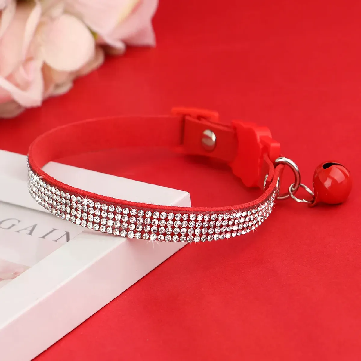 Comparer les prix de Collier pour chat en daim souple avec strass et clochette, réglable, de sécurité, taille XS/S, rose~00625