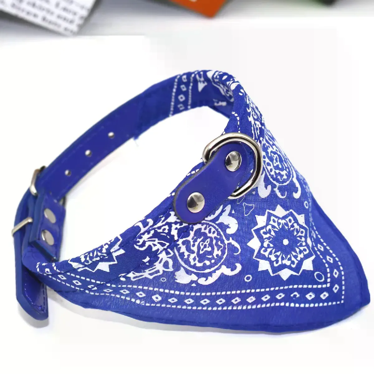 Comparer les prix de Collier classique pour chat en cuir PU pour petits chiens, écharpe réglable pour chiots et chats, colliers Trigon, accessoires pour animaux de compagnie, collier pour chat~01685