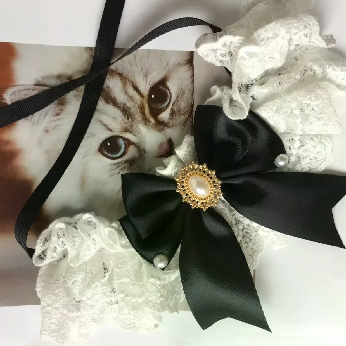 Comparer les prix de Collier avec pendentif en ruban et nœud papillon en soie orné de perles et de bijoux pour mariage, accessoire en satin pour chaton~01212