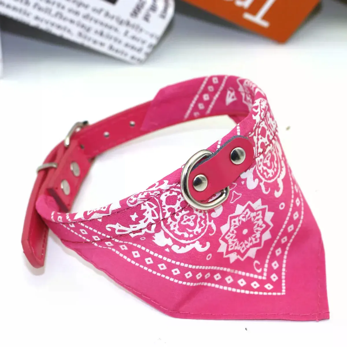 Comparer les prix de Collier classique pour chat en cuir PU pour petits chiens, écharpe réglable pour chiots et chats, colliers Trigon, accessoires pour animaux de compagnie, collier pour chat~01549