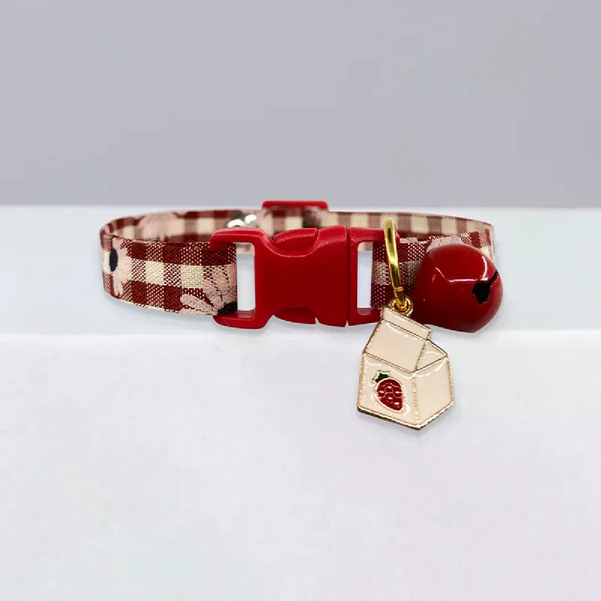 Collier pour chat avec pendentif avocat et bonbon, collier à carreaux, collier de dessin animé, collier réglable pour petits chiens, accessoires pour animaux de compagnie~01249