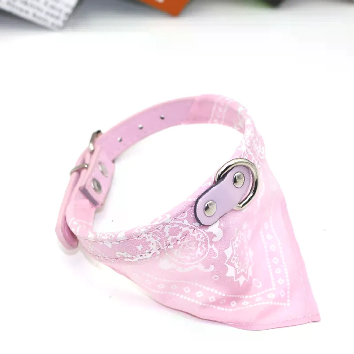 Collier classique pour chat en cuir PU pour petits chiens, écharpe réglable pour chiots et chats, colliers Trigon, accessoires pour animaux de compagnie, collier pour chat~01686