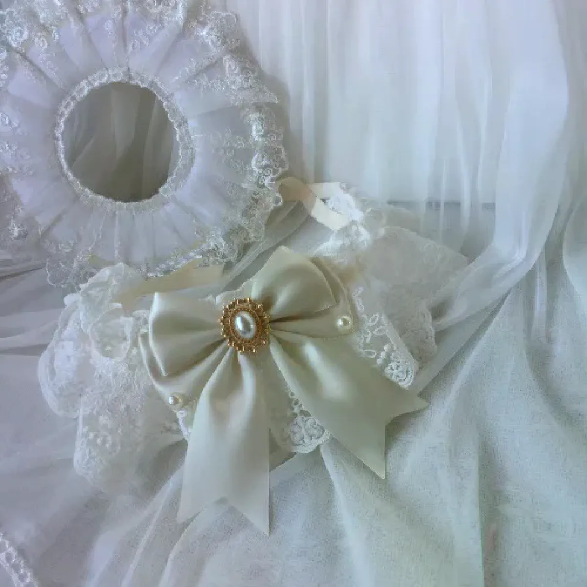 Meilleurs prix pour Collier avec pendentif en ruban et nœud papillon en soie orné de perles et de bijoux pour mariage, accessoire en satin pour chaton~01218