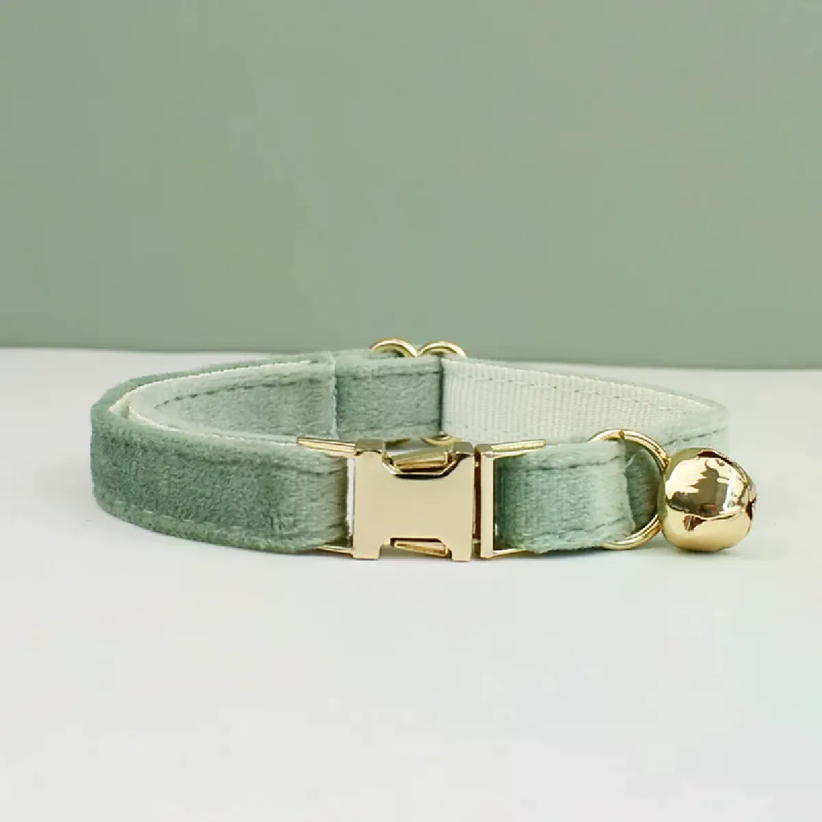 Comparer les prix de Collier pour chat en velours avec nœud, collier pour chat personnalisé, fournitures pour chat, ceinture pour collier pour chat avec clochette et nœud~01588