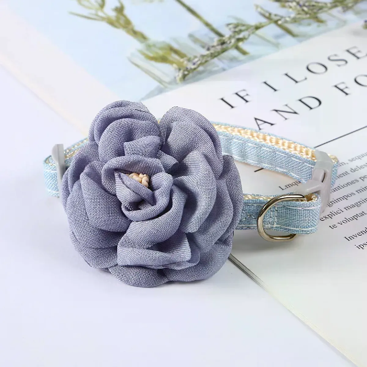 Collier pour chat réglable avec nœud papillon et bouton de sécurité floral, accessoire pour animaux de compagnie, cadeau pour chiot et chat~00593