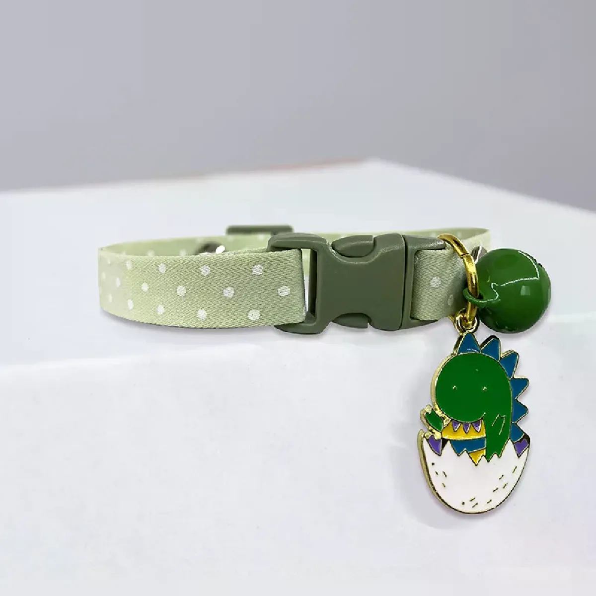 Collier pour chat avec pendentif avocat et bonbon, collier à carreaux, collier de dessin animé, collier réglable pour petits chiens, accessoires pour animaux de compagnie~00578