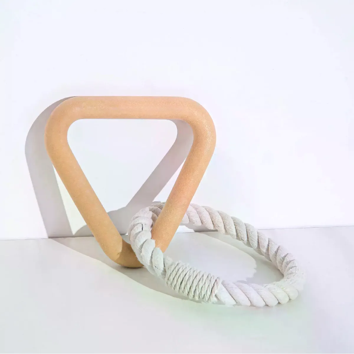 Comparer les prix de Jouets pour animaux de compagnie en caoutchouc TPR, jouet triangulaire à frapper, corde en coton, résistant à la mastication, jouets interactifs pour chiens~06157