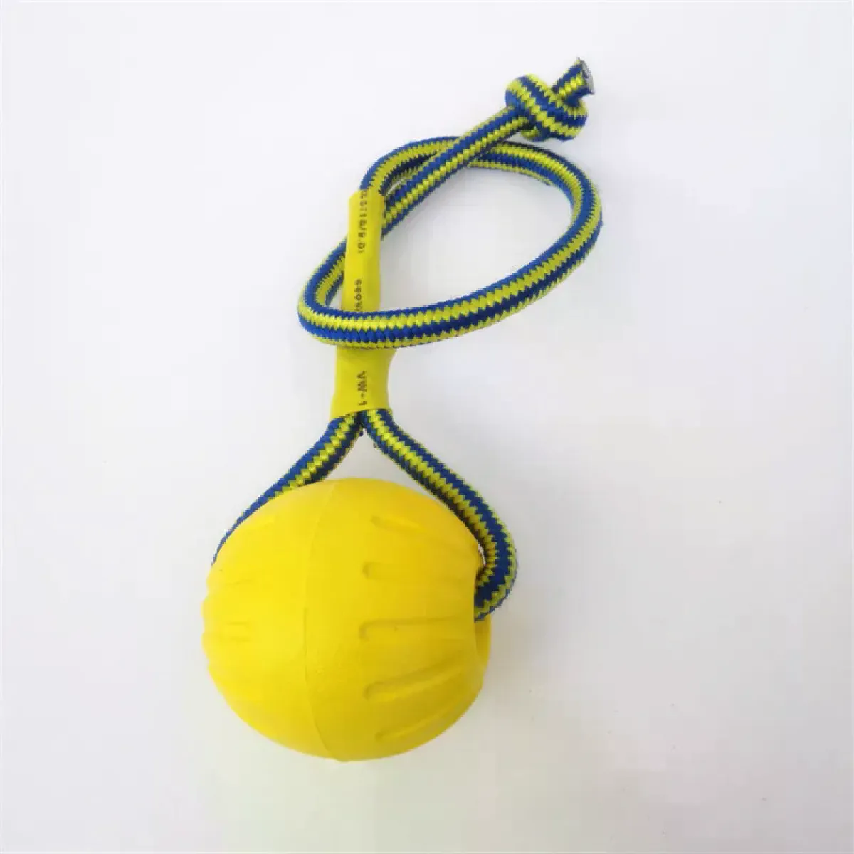 Meilleurs prix pour Balle en caoutchouc solide indestructible de 7/9 cm pour chien, jouet à mâcher, à rapporter, pour petit, moyen et grand gabarit~05786