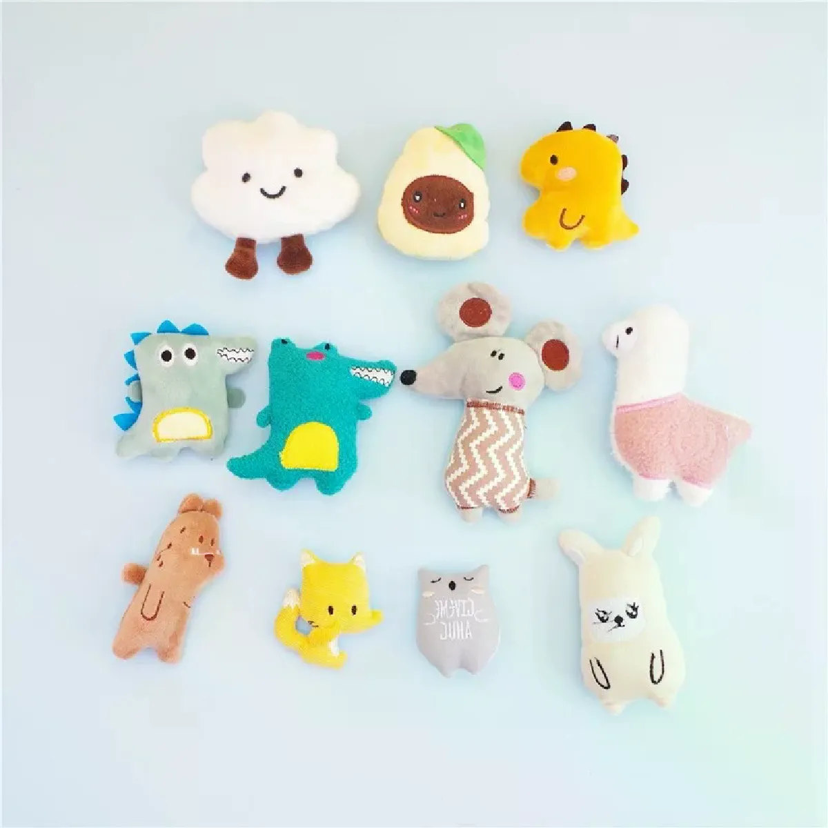 Comparer les prix de Jouet en peluche pour chien en forme d'animal, comprenant des poupées de chat en papier sonore, des jouets à lancer pour chat et chien, des matériaux résistants aux morsures et aux mites~06315