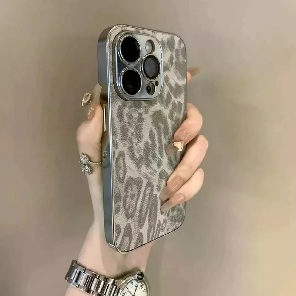 Selencia Étui de télephone portefeuille imprimé léopard Sabi pour