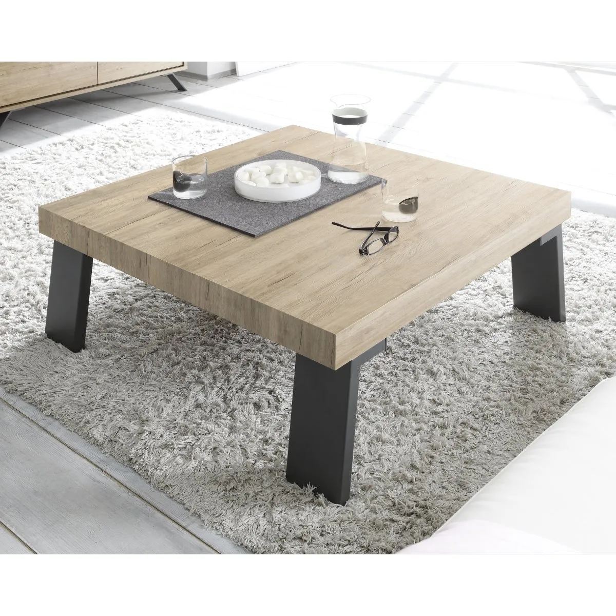Comparer les prix de Table basse moderne carré bois et métal DIANA